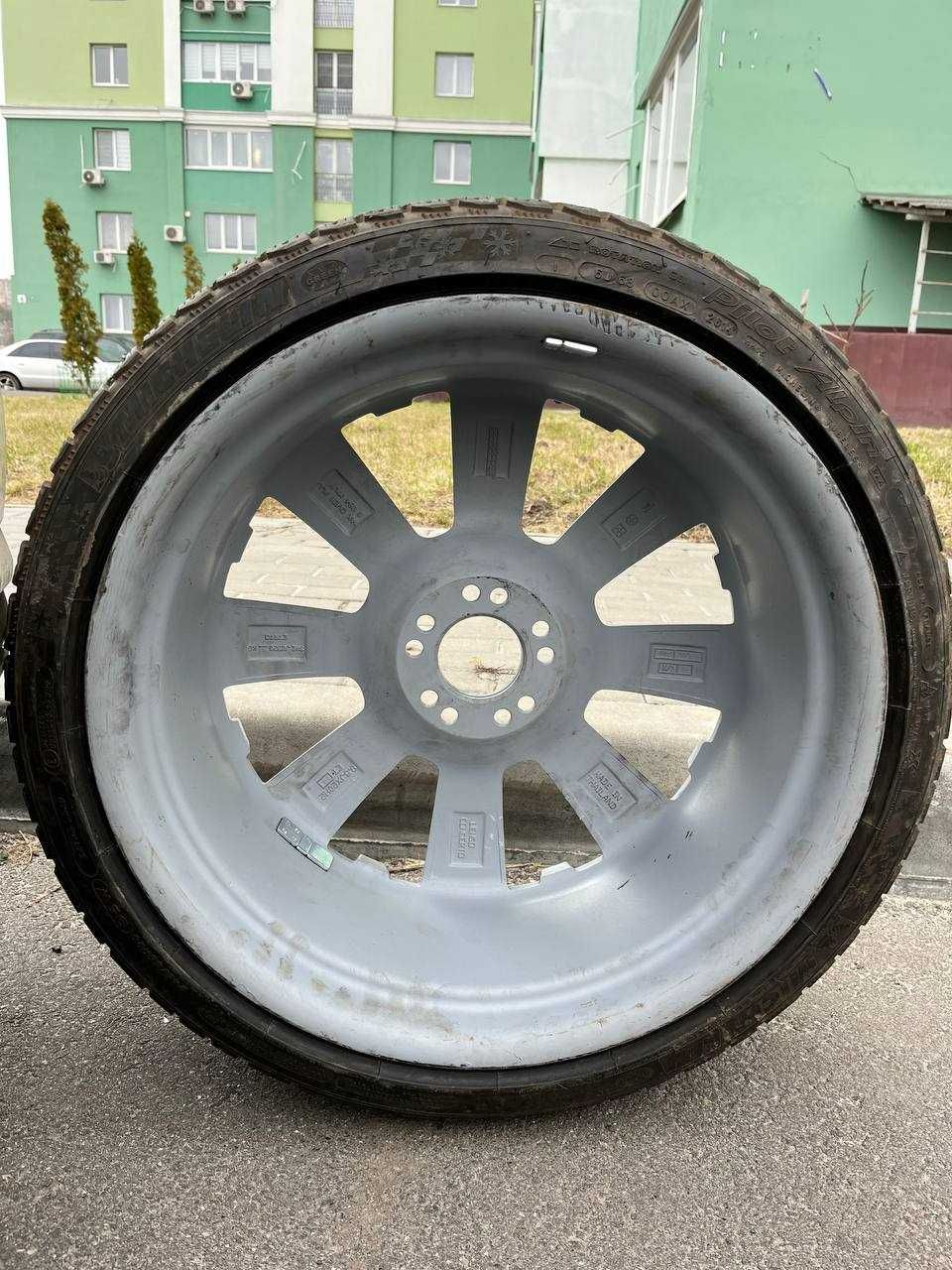 Продам 4-е зимних колеса в сборе (Michelin, 245/35 R20]