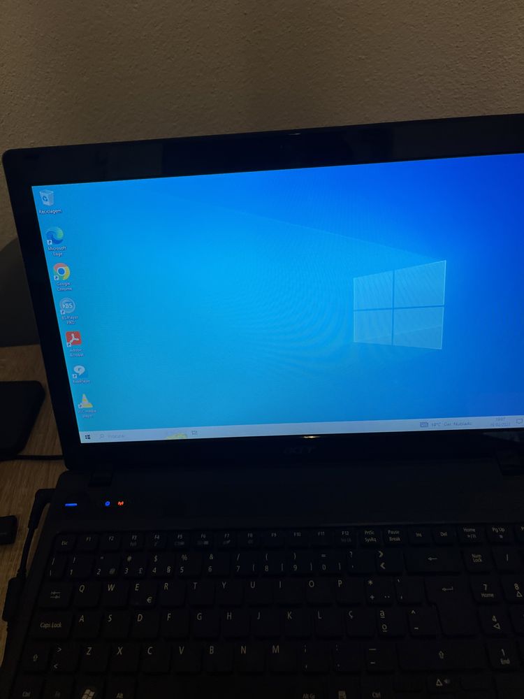 Computador acer  vendo por nao usar