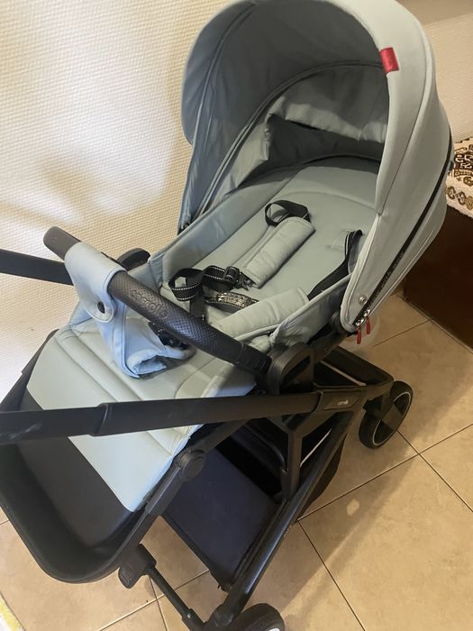 Продам детскую коляску Carello Alfa