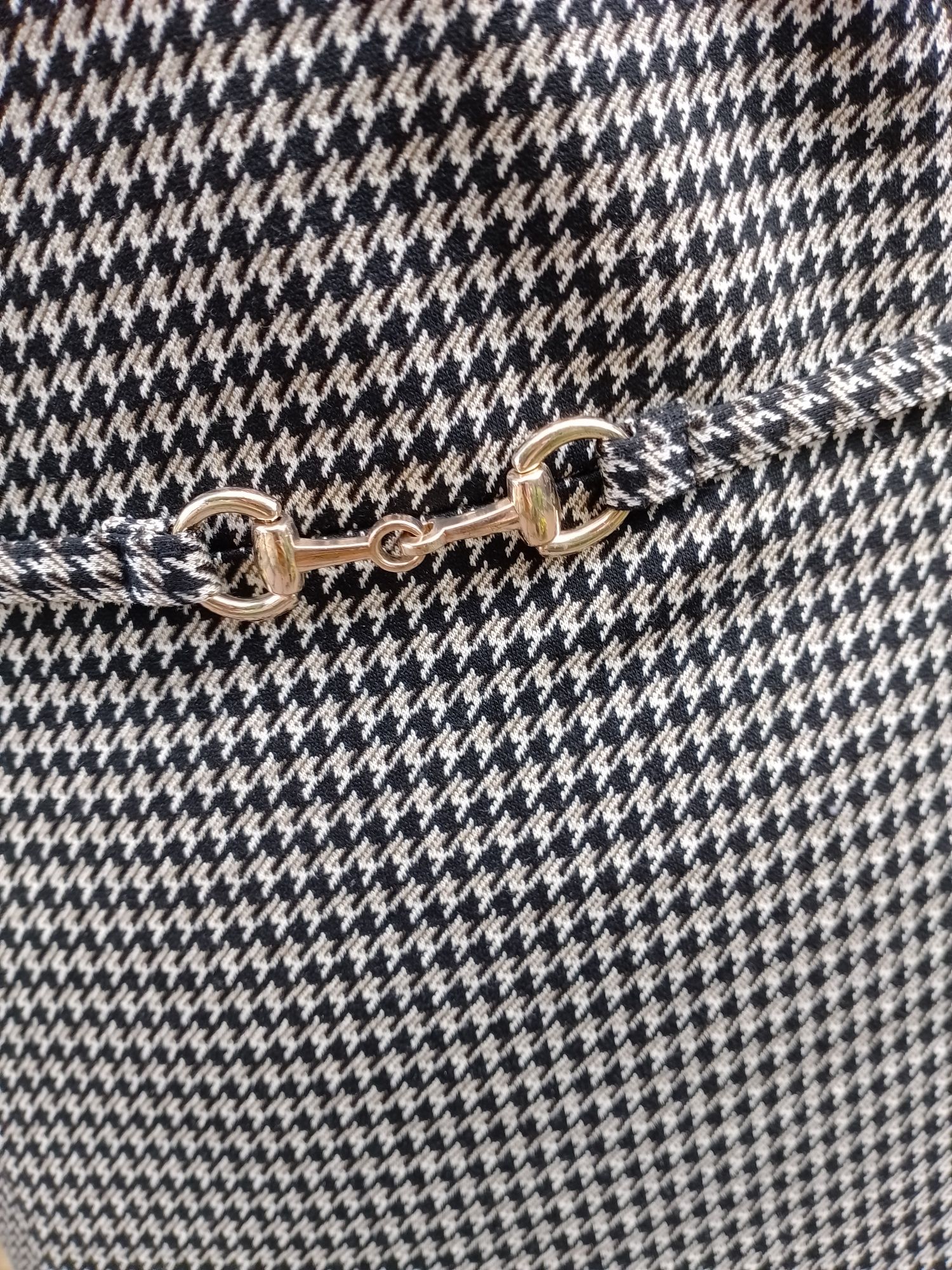 Sukienka midi w elegancki wzór marki H&M rozmiar 38