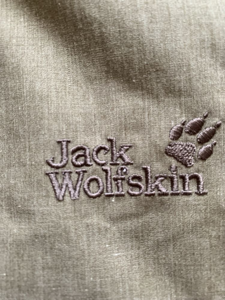 крута куртка Jack Wolfskin в ідеалі, жіноча, але може бути на чоловіка