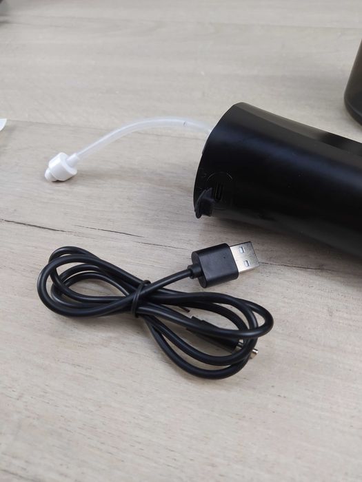 SURFOU Y209 Irygator przenośny bezprzewodowy 300 ml OPIS