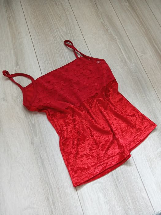Czerwony top koronka welur S XS