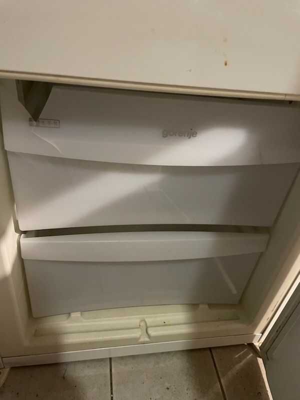 Lodówka chłodziarko-zamrażarka Gorenje KI232LA do zabudowy 145 cm