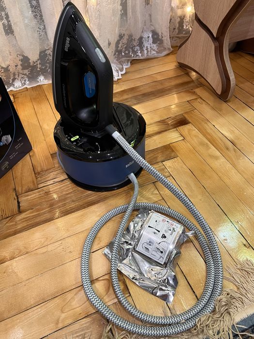 Паровой утюг Braun CareStyle Compact