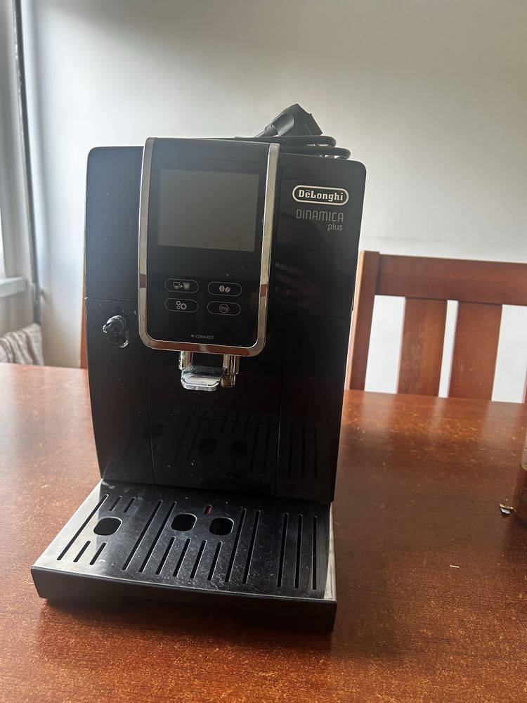 Ekspress do kawy Delonghi Dinamica plus 370.85.b