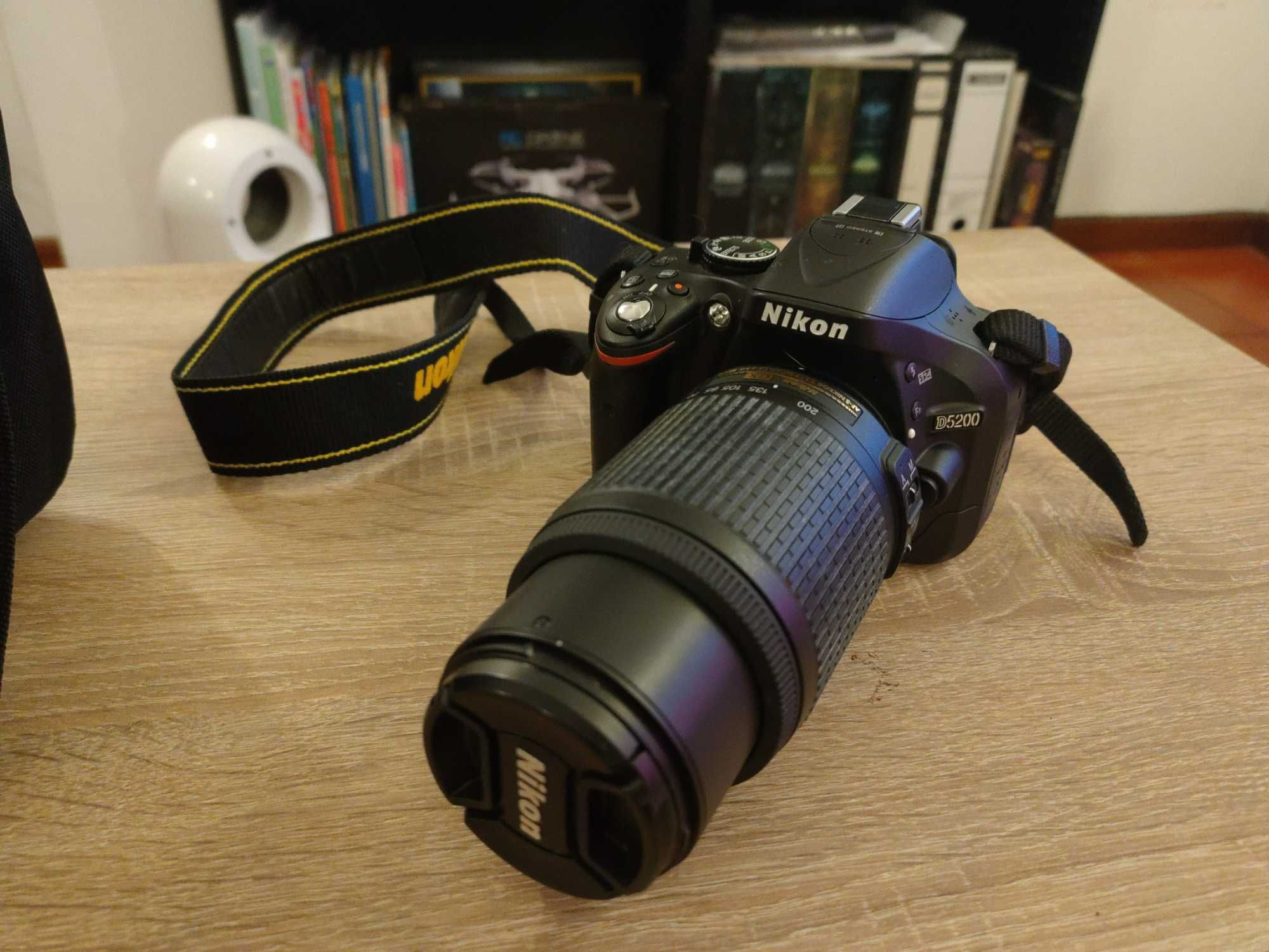DSLR Nikon D5200 (pouco uso)
