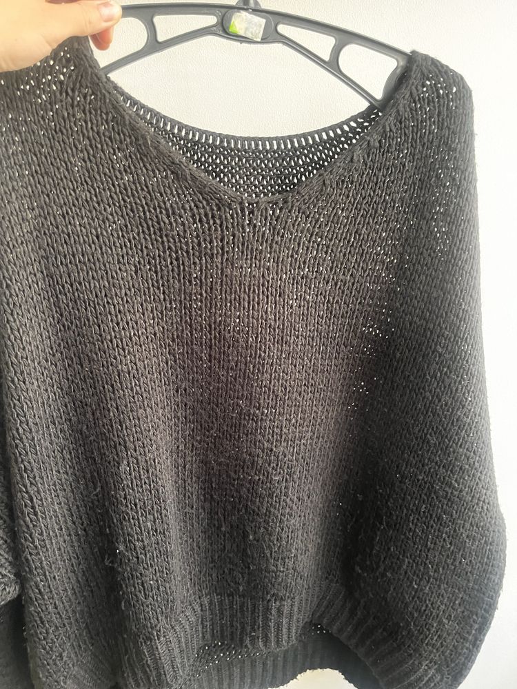 Czarny sweter r. uniwersalny