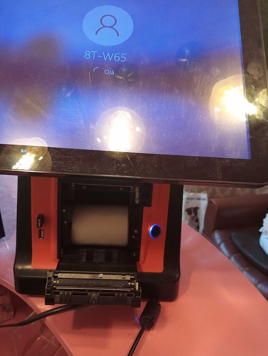 POS + Impressora talões térmica
Gaveta de dinheiro.