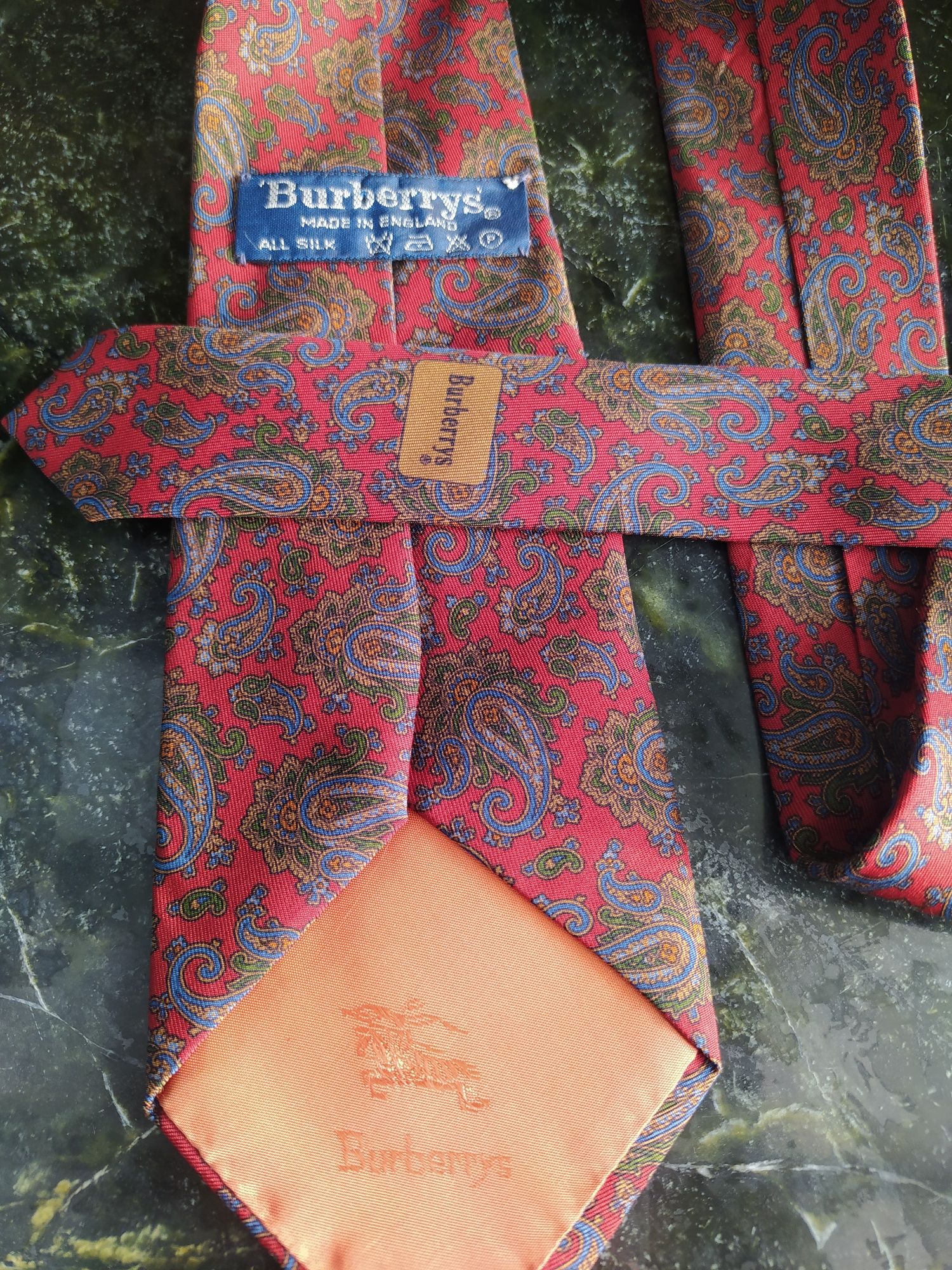 Krawat jedwabny czerwony paisley vintage Burberrys