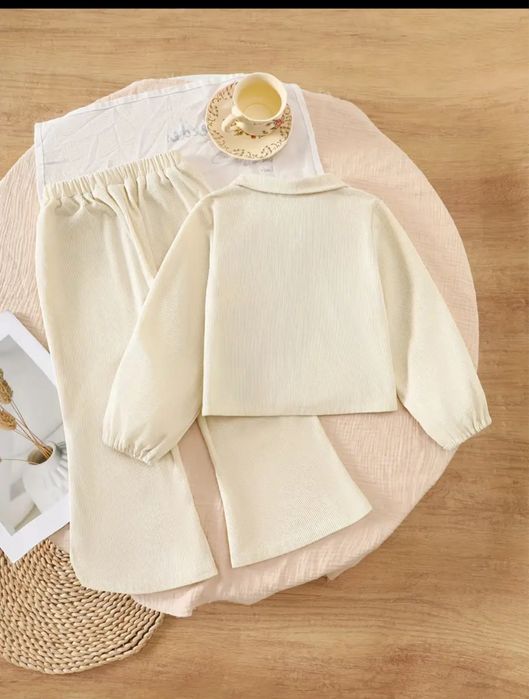 костюм бежевий для дівчинки 110, вельветовий костюм, штани кльош