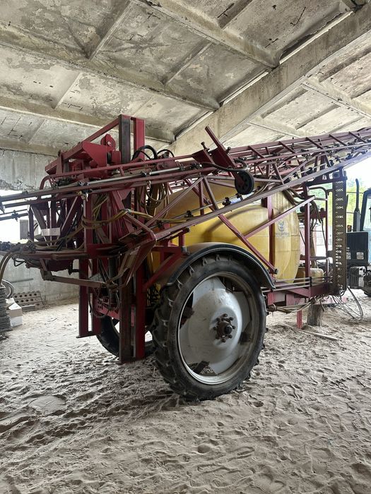 Продам оприскувач 3000л.