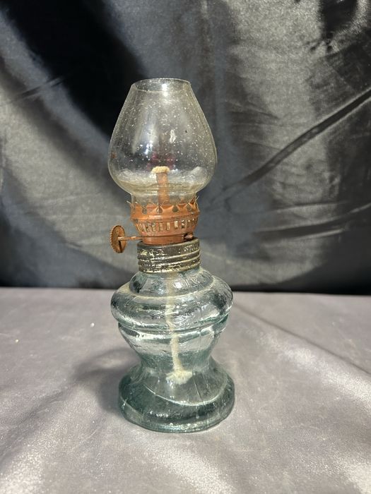 Lampa Naftowa z Przeźroczystego Szkła Klasyczna i Funkcjonalna