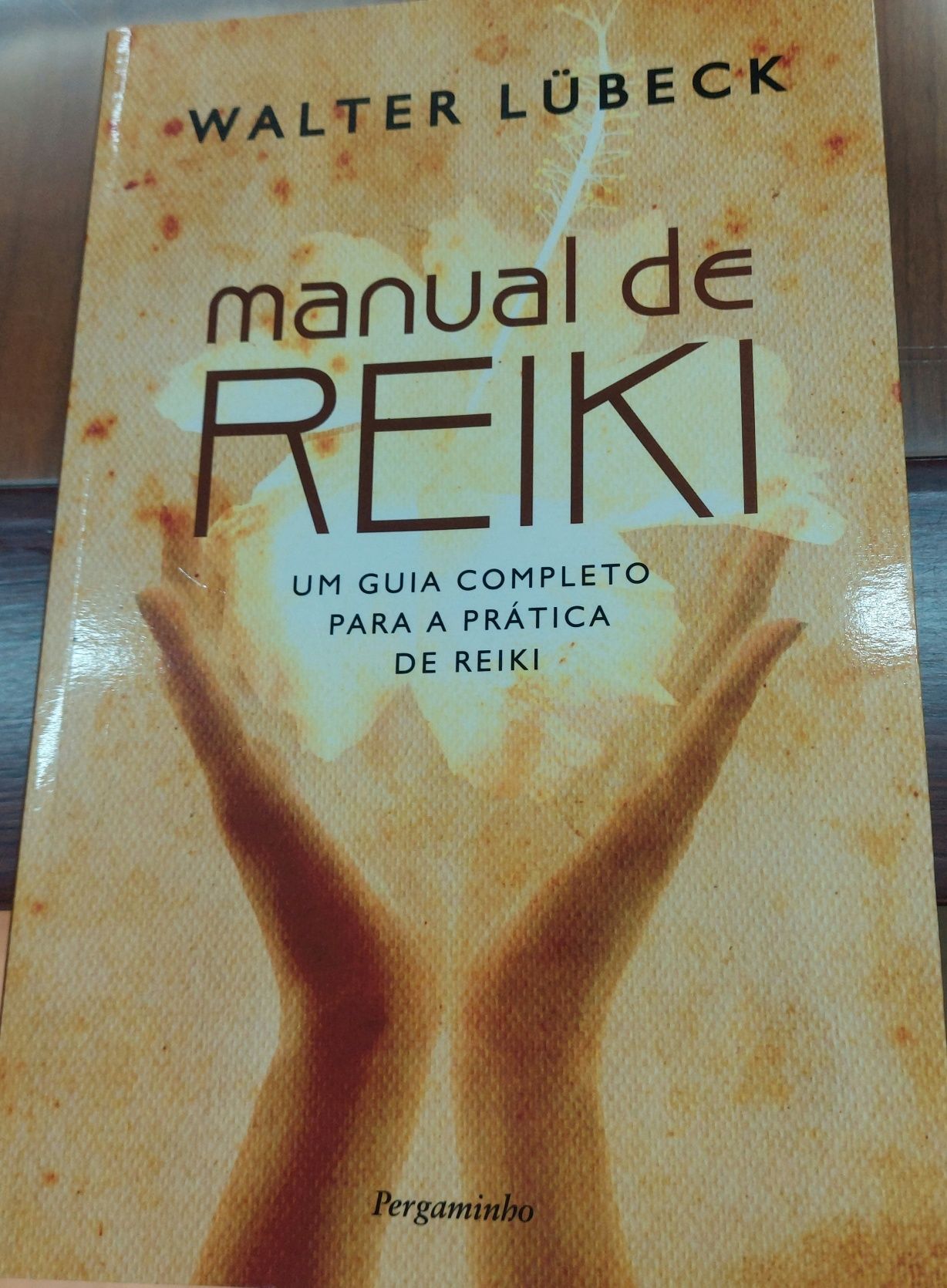 "Reiki  um caminho "    "  Manual de Reiki"