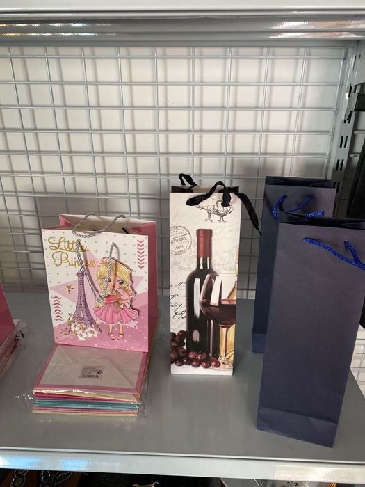 Sacos de papel  motivos variados cada unidade 0,50€