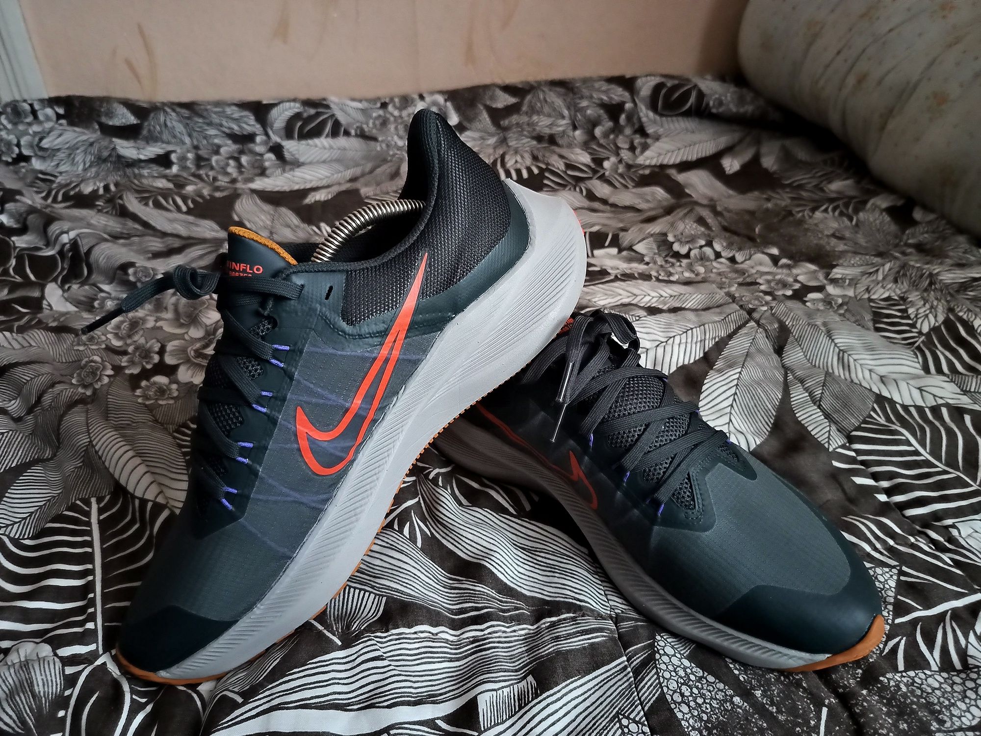 Кросівки Nike Zoom Winflo 8