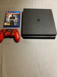 playstation 4 slim 1t, uncharted e um comando personalizado