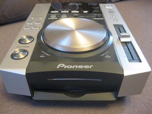 Проигрыватель CD/MP3 дисков Pioneer CDJ-200