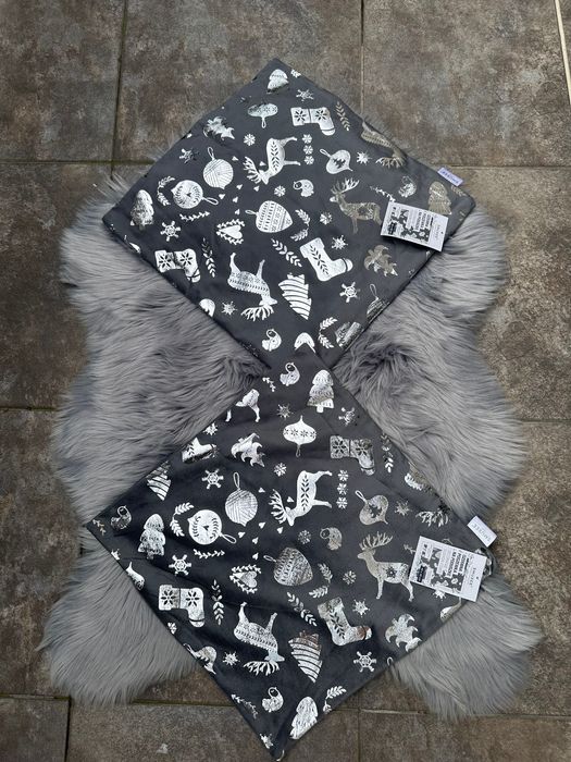 Poszewki na poduszki świąteczne smukee 40cm x 40 cm srebrne nowe 2szt