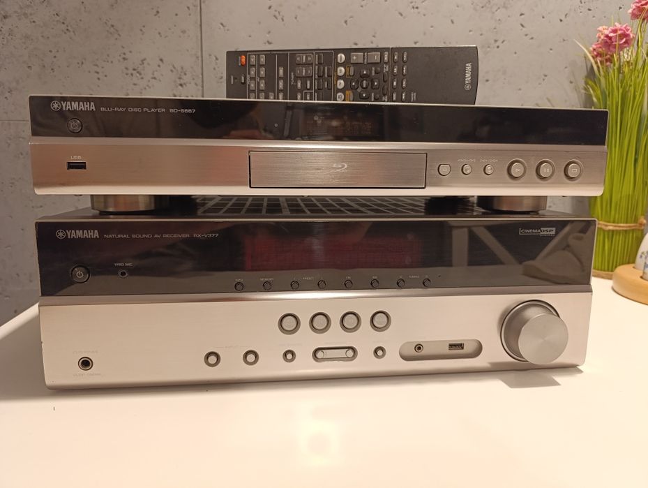 Amplituner Yamaha RX-V377 + blu-ray