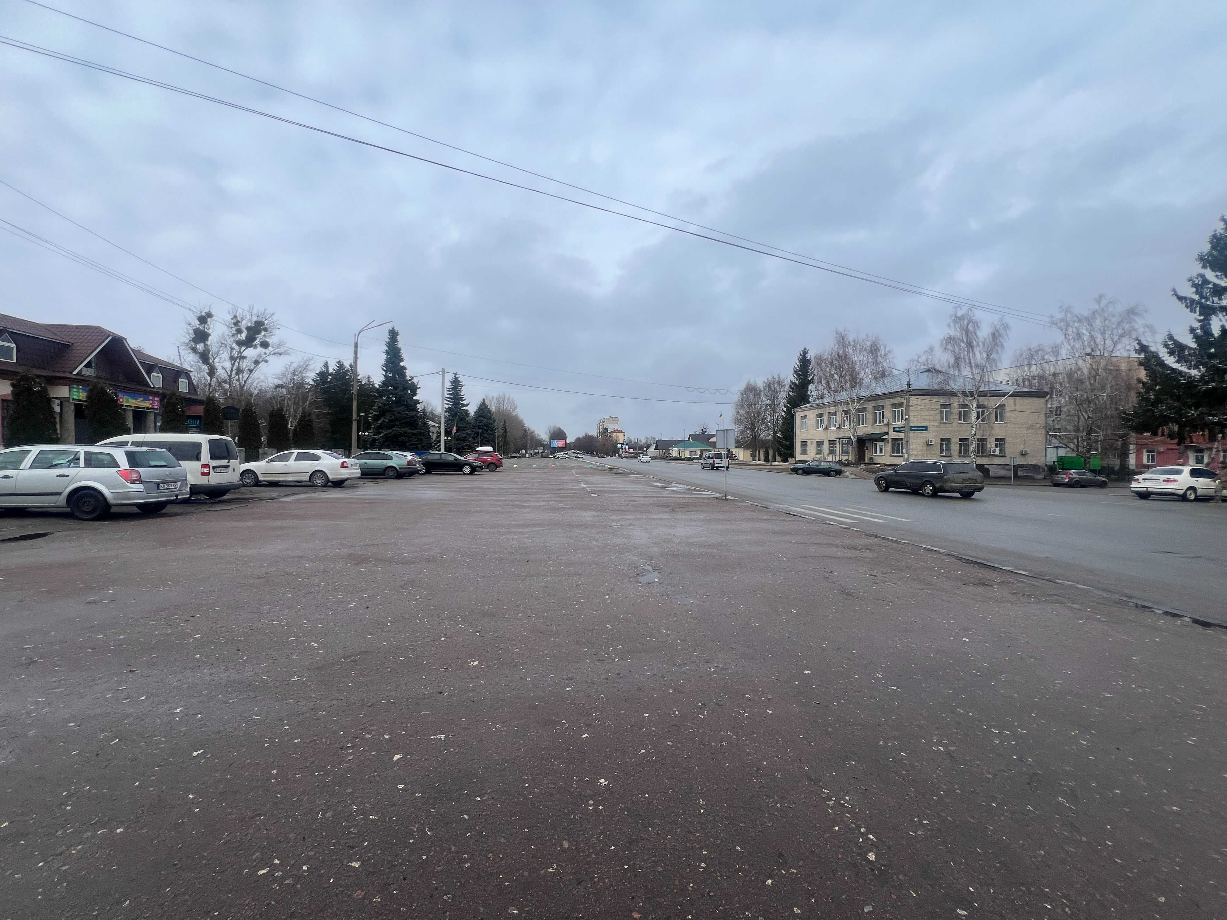 Продаж магазину площею 150м2 в центрі міста Яготин, напроти АТБ