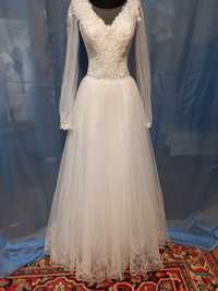 Гламурное свадебное платье .