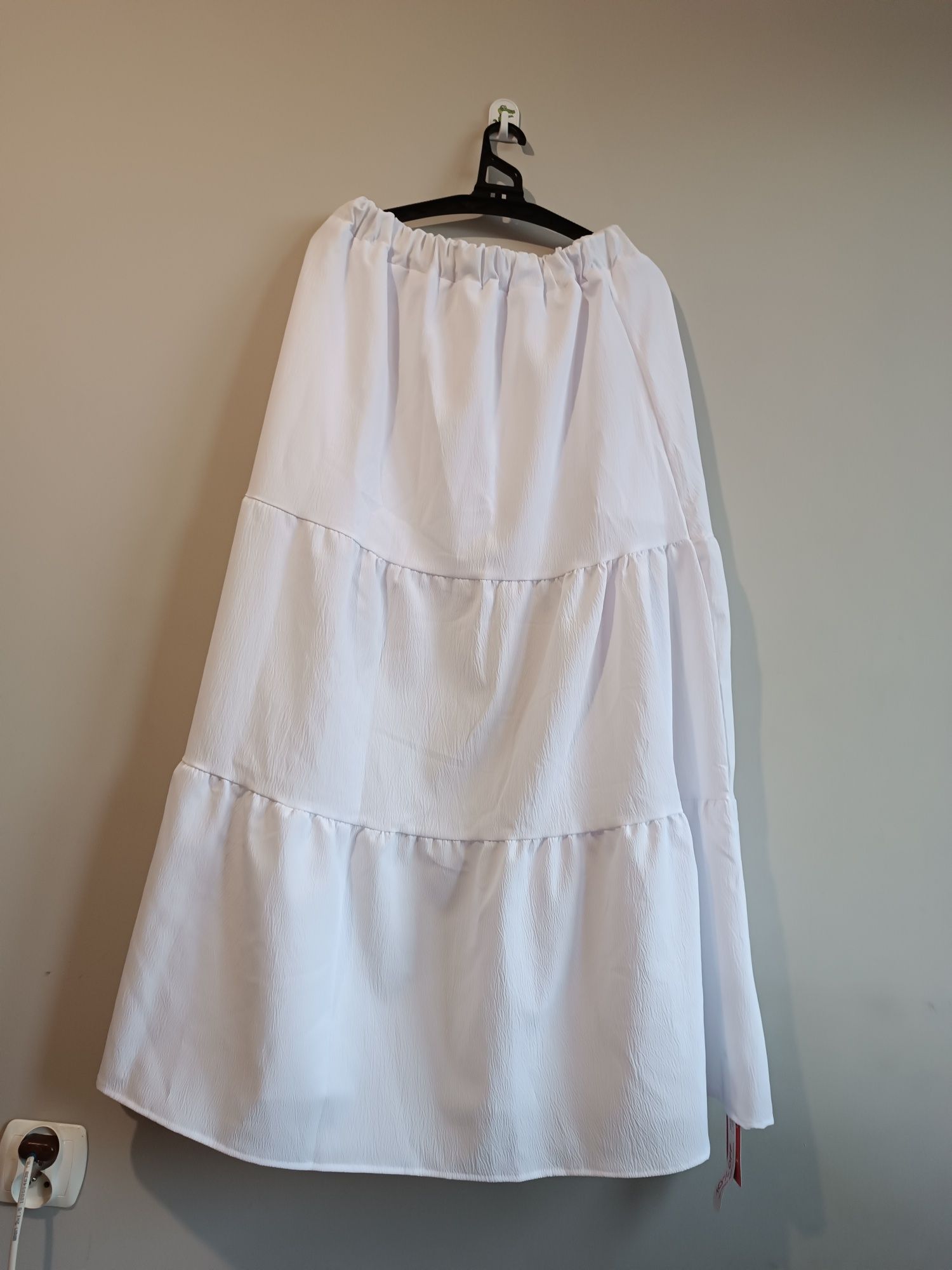 Biała spódnica rozmiar M długa