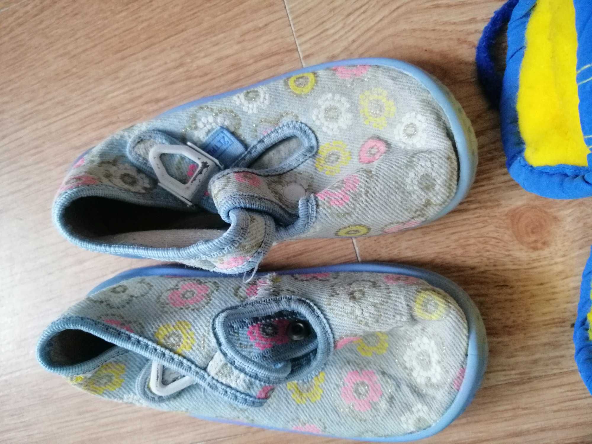Buciki dziecięce r. 20