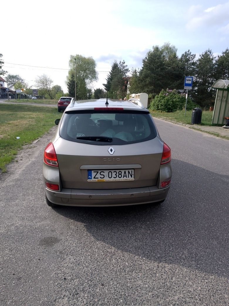Renault Clio rok 2009 opłaty na rok