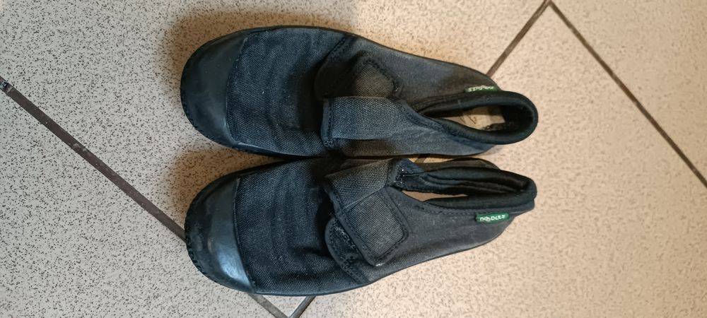 Ботинки осінні, кросівки чорні, мокасини, чорні тапочки Clark's