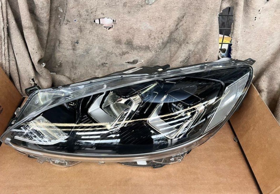 Farol Ford kuga 2020