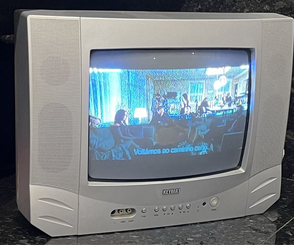 TV Antiga a funcionar