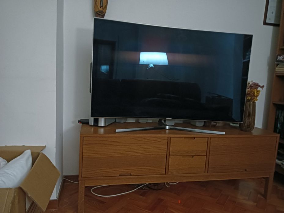 Tv Samsung serie 9 ecrã curvo.