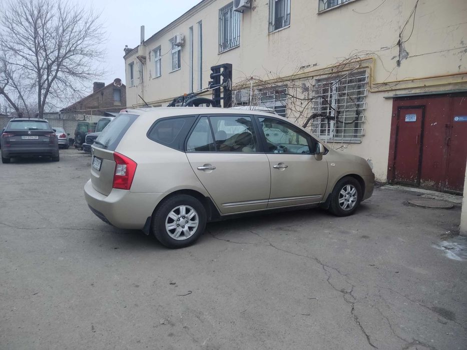 Продам KIA Carens