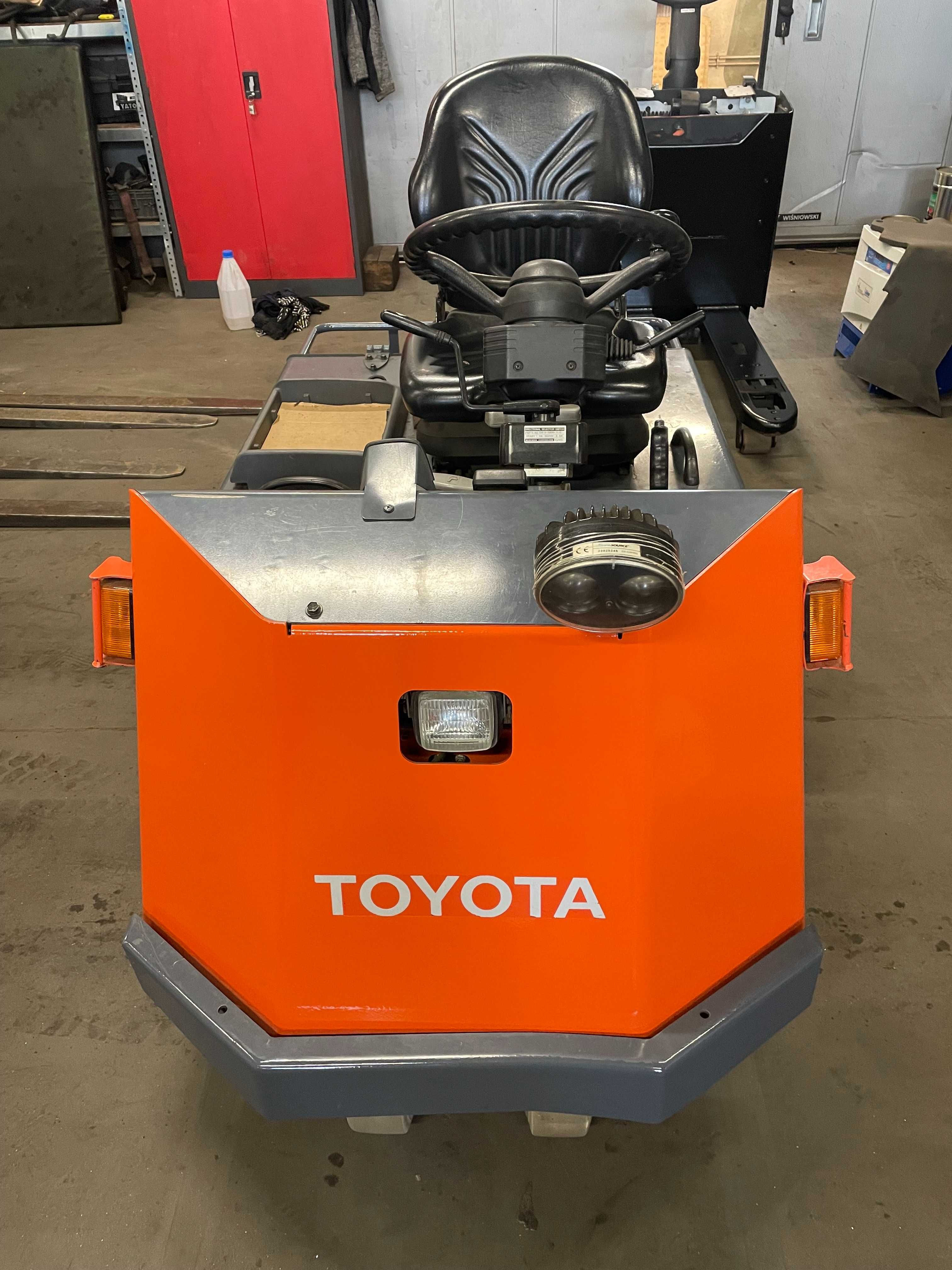 Wózek Elektryczny holowniczy TOYOTA CBT6