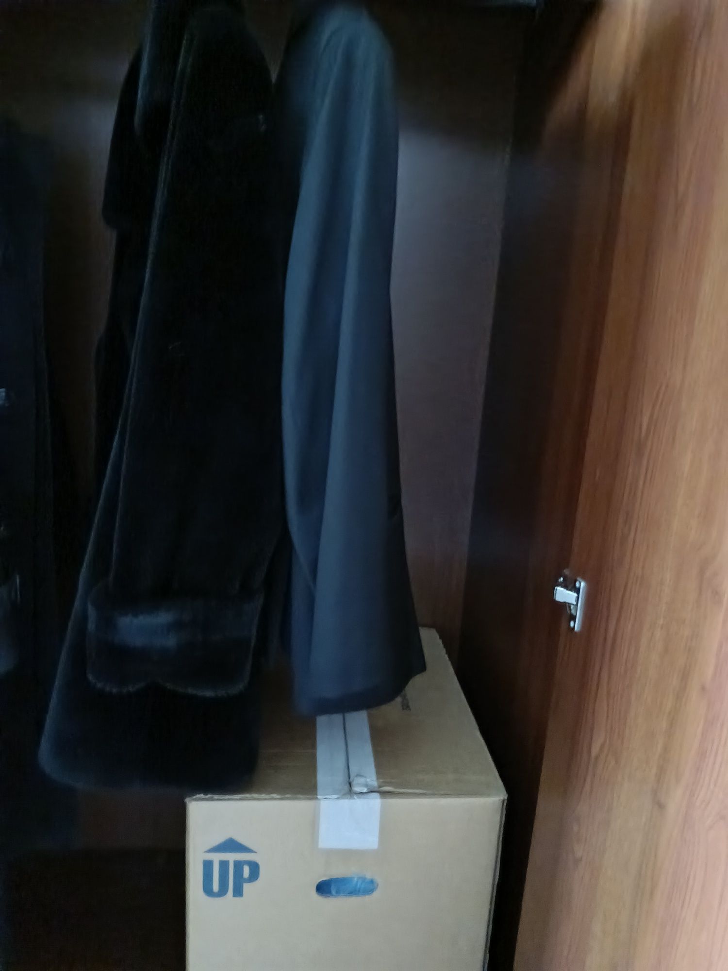 Меблі. Шафа для одягу