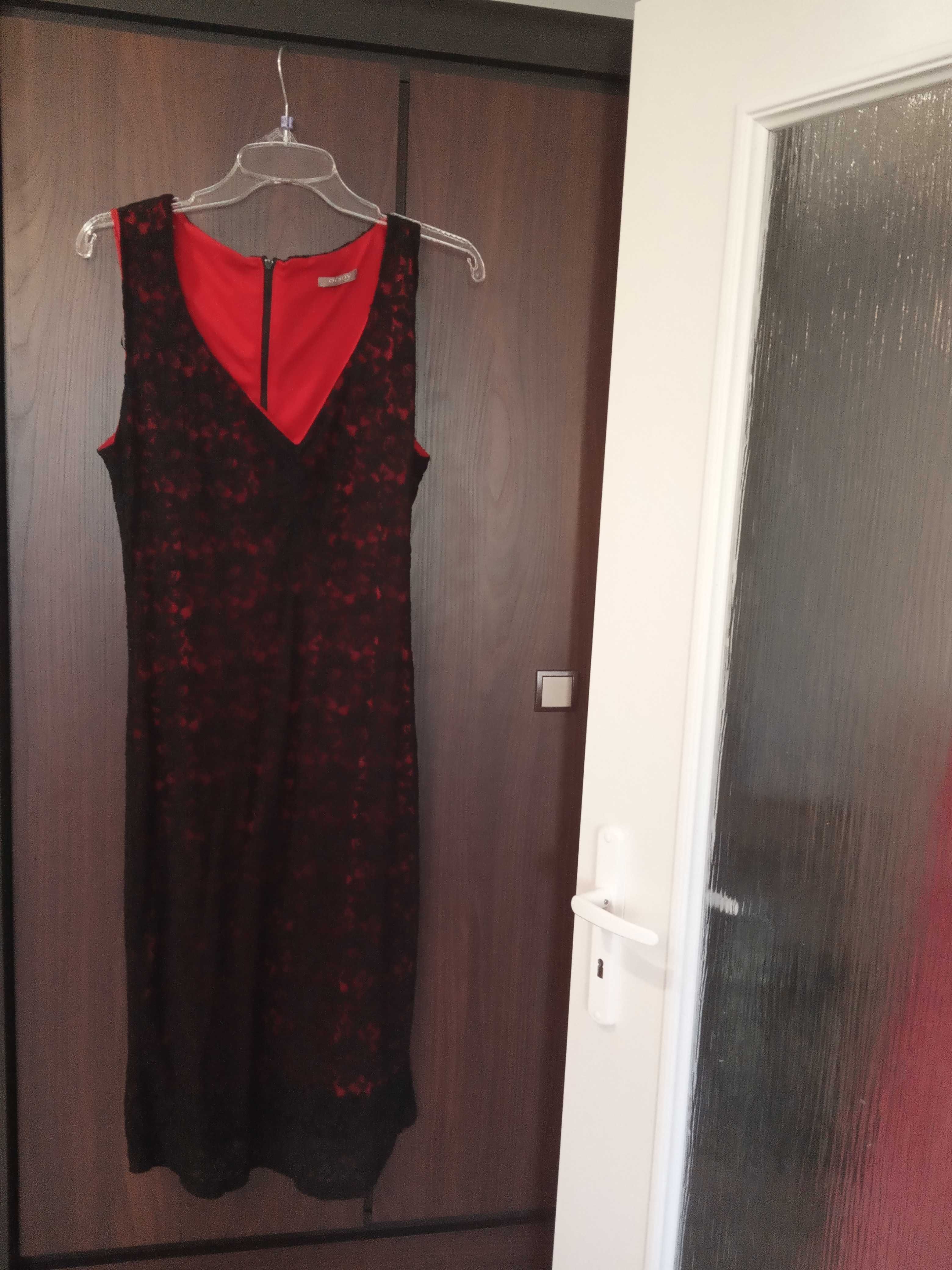 Sukienka czarna podszewka czerwona Orsay