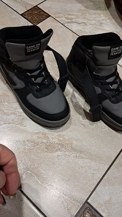 Зимові ботінки для хлопчика 37 розміру, устілка 23 см.