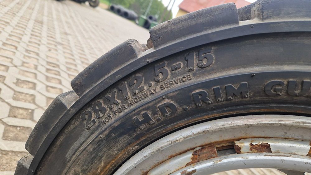 koła 28x12.5-15, 11.5/80-15.3 10.0/75-15.3 Paszowóz Wóz paszowy