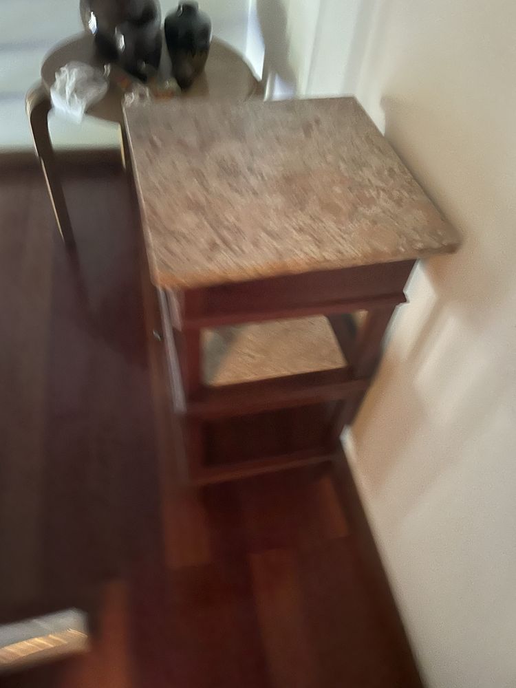 Mesa de cabeceira antiga