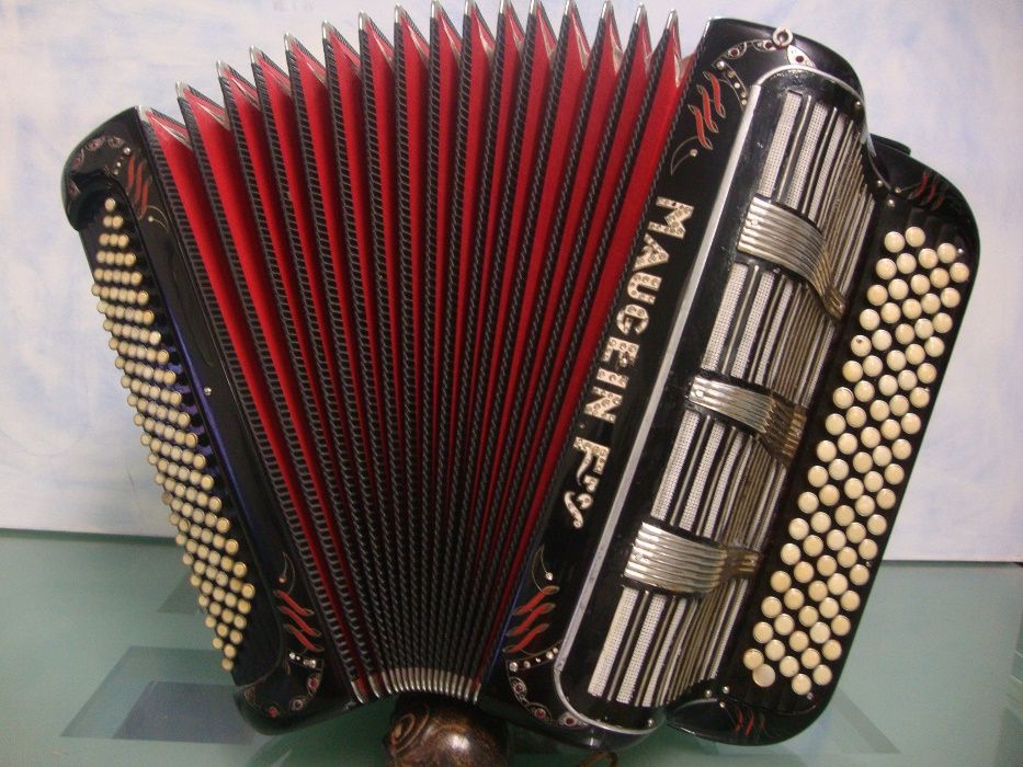 Acordeão maugein fres 4 voz N. 138