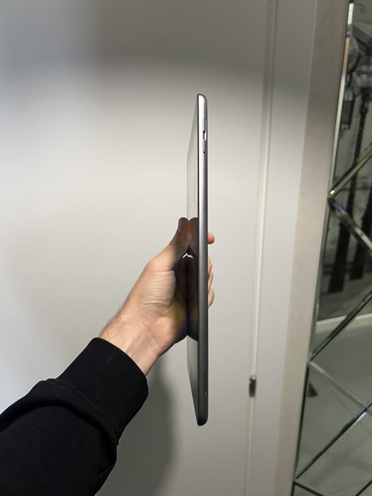 iPad 5th 9.7 2018 128gb Wifi+LTE  з сімкартою Space Gray АКБ 93