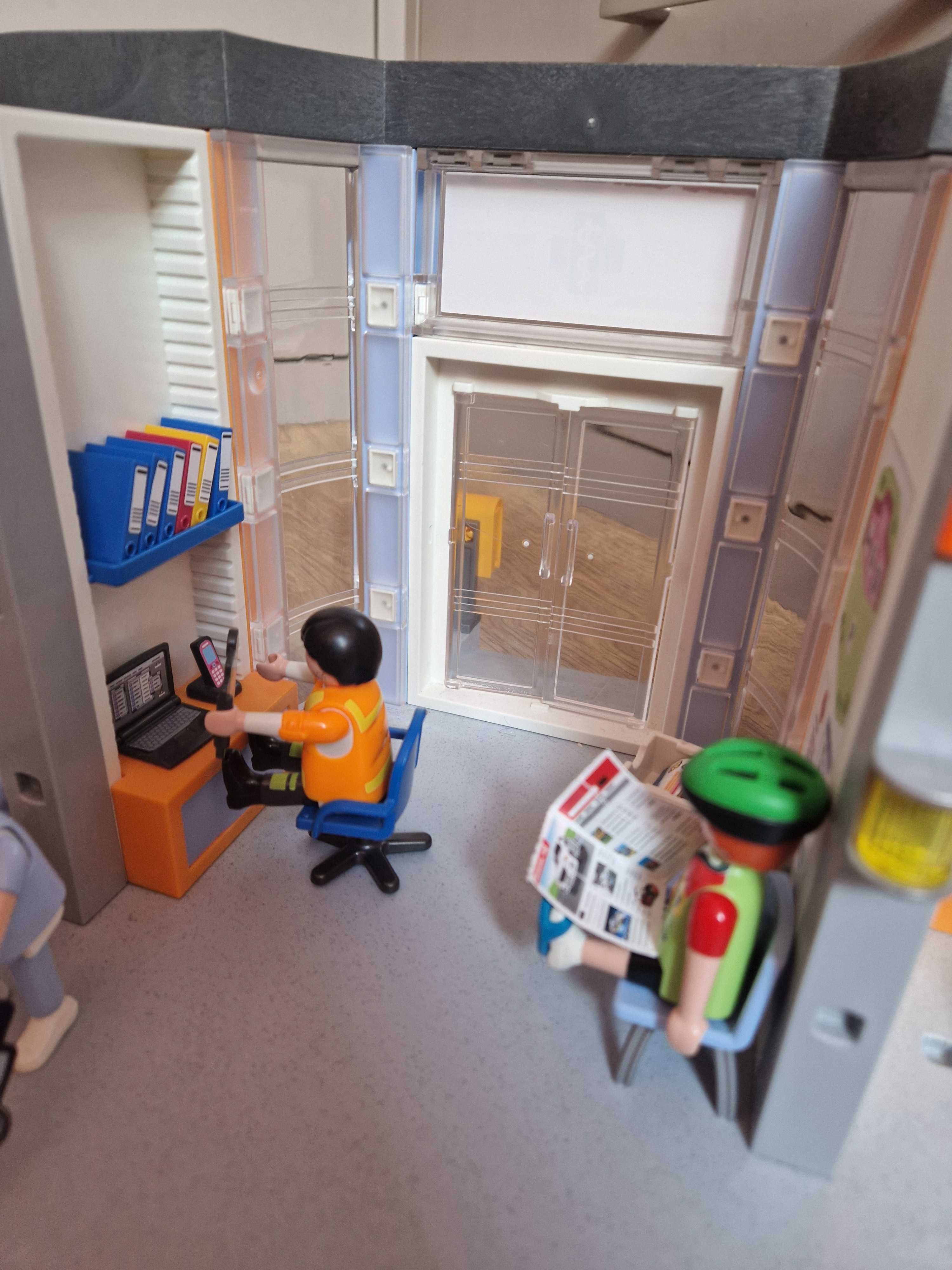 Playmobil szpital 70191 i karetka 70049
