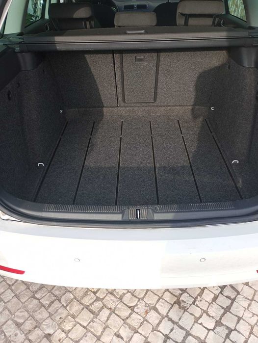Skoda Octavia Carrinha 1.6 a Gasolina + GPL