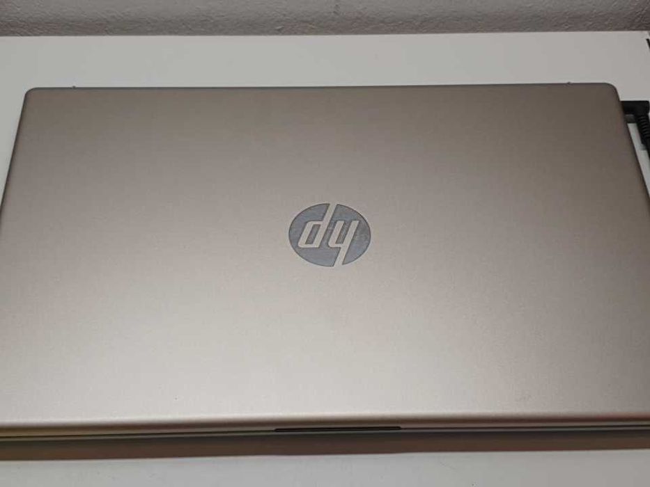 Laptop HP 15 i3/512SSD/8GB Sk