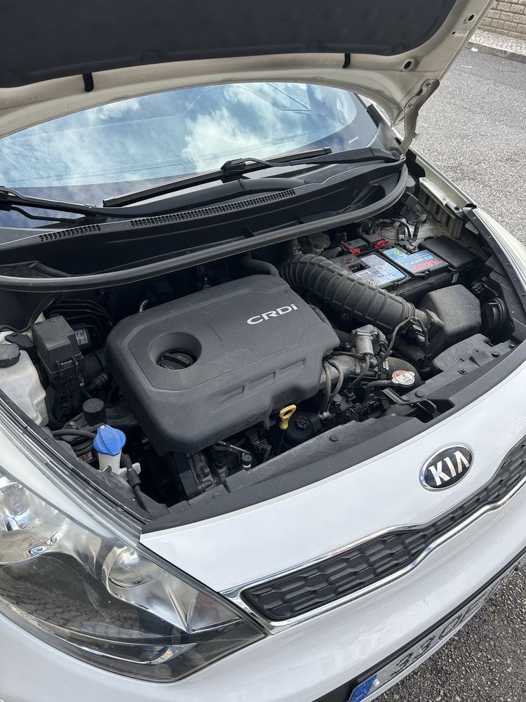 Kia Rio 1.1 CRDi EX Diesel branco único proprietário