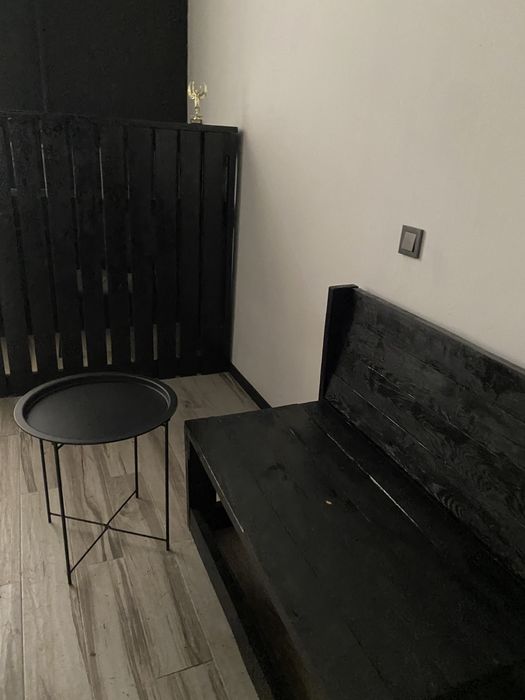 Ресепшн, диван, визажное зеркало