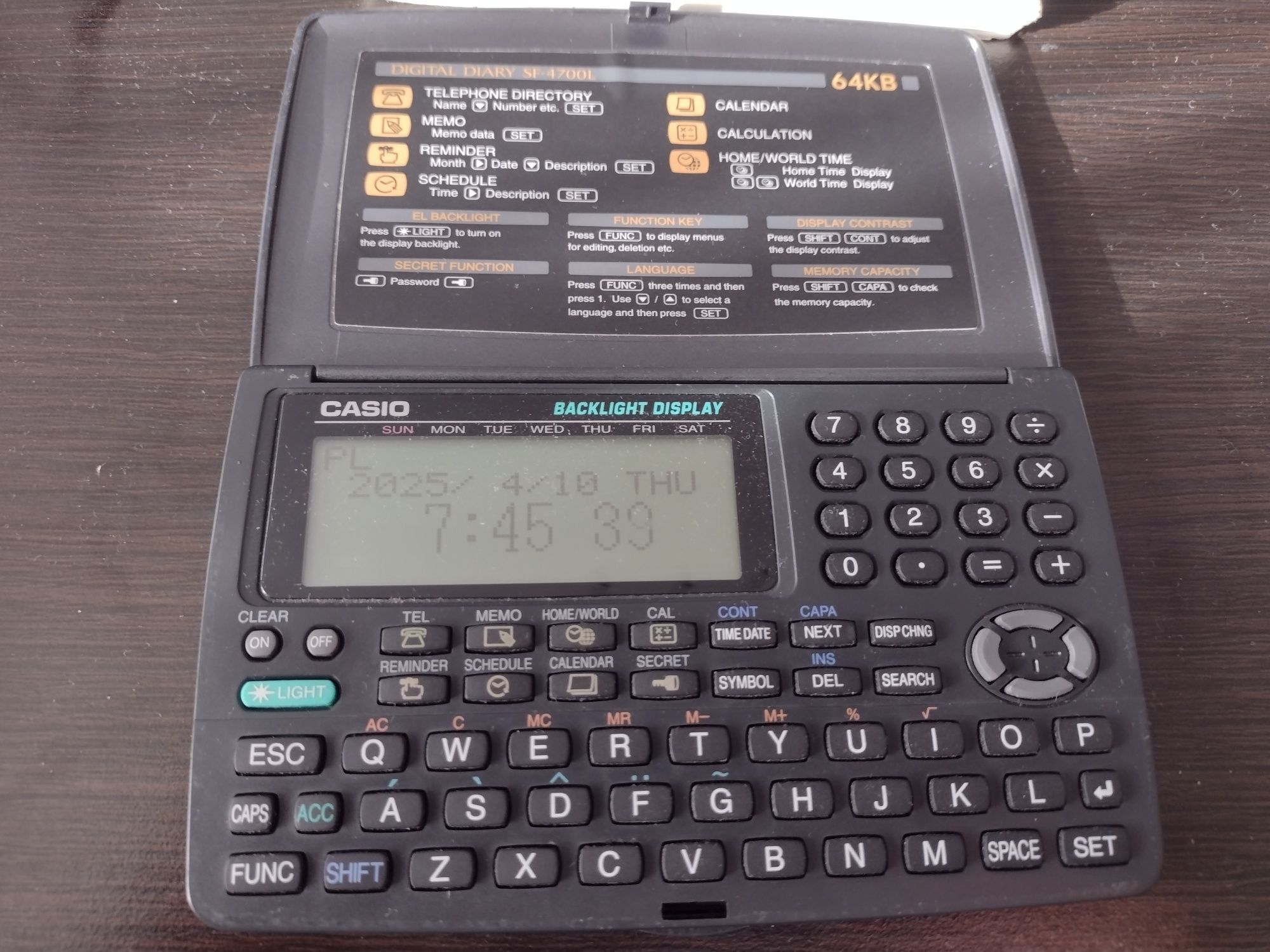 Notatnik elektroniczny Casio SF-4600C + Casio SF-4700L + kabel SB-62