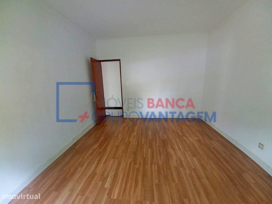Excelente Apartamento T2 Na Amora