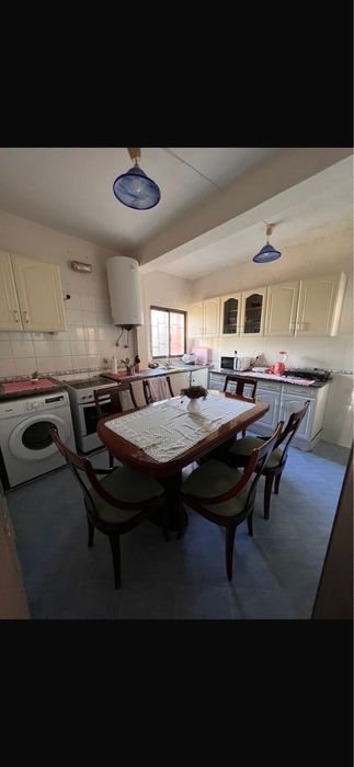 Vivenda 2 pisos Loures